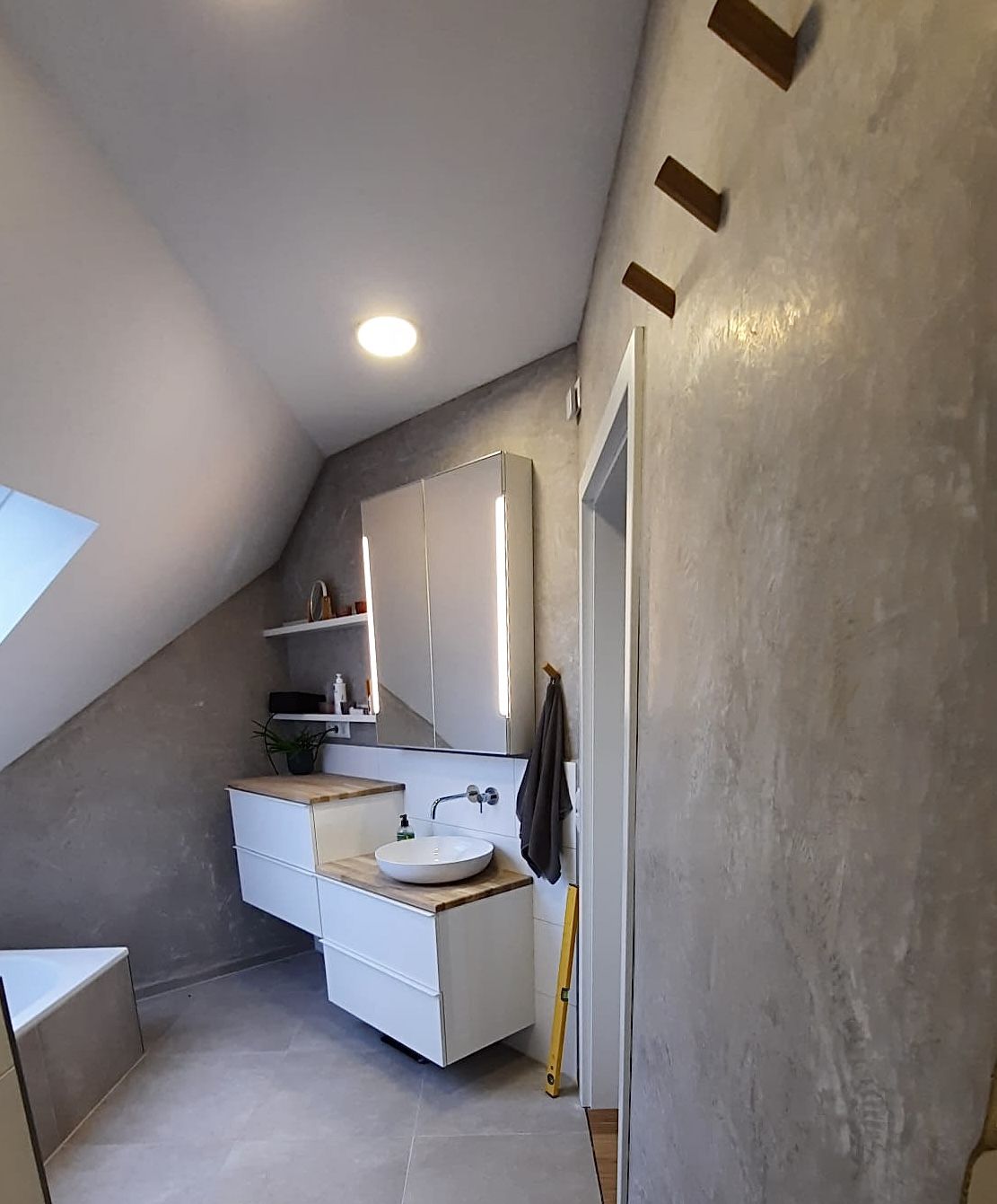 Badsanierung mit stucco Pompeji wanddesign