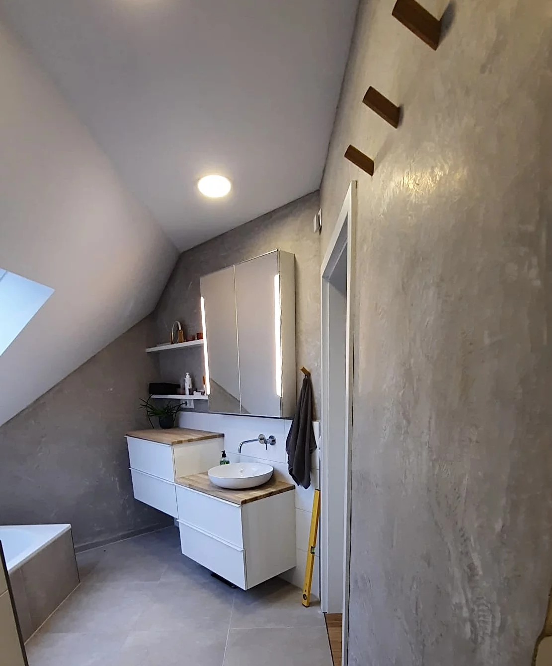 Badsanierung mit stucco Pompeji wanddesign